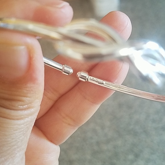 New Sterling silver Infinity Bangle 7 inches - Picture 6 of 7